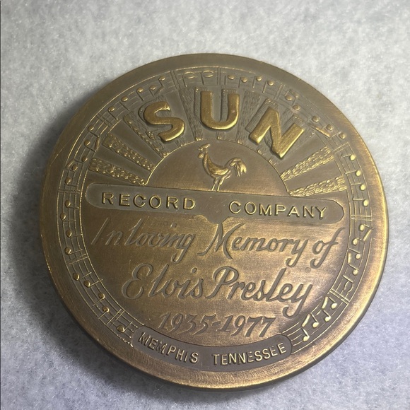 Sun Record Company Elvis Presley Commemorative belt buckle - Picture 1 of 1